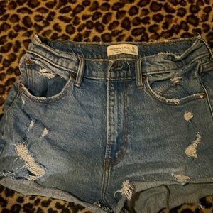 A&F the mom short size 6